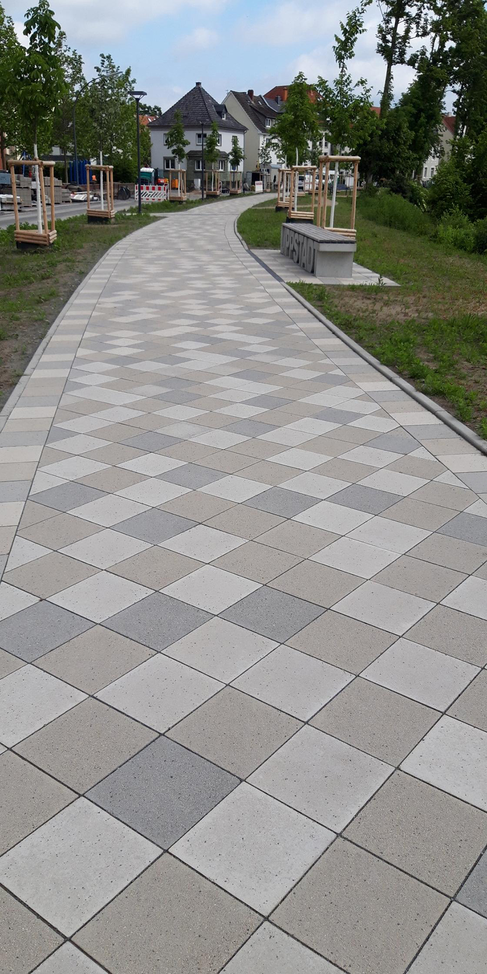 REF_Lippstadt_Friedrichstr_Wiederaufbau_Allee_Cheops_Jet_Linear_30-30_Sonderfarbe_grau (3)