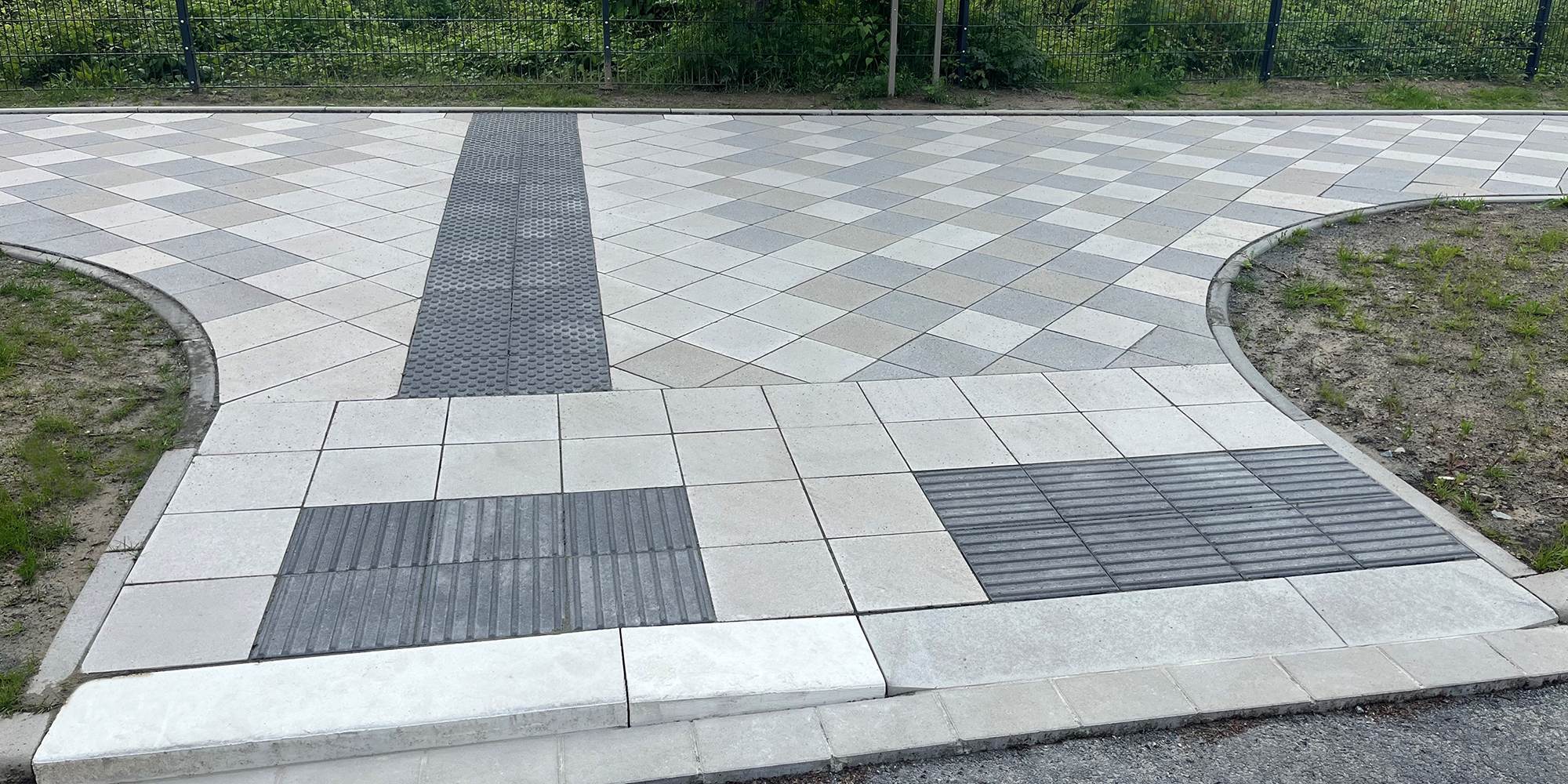 REF_Lippstadt_Friedrichstr_Wiederaufbau_Allee_Cheops_Jet_Linear_30-30_Sonderfarbe_grau (6)