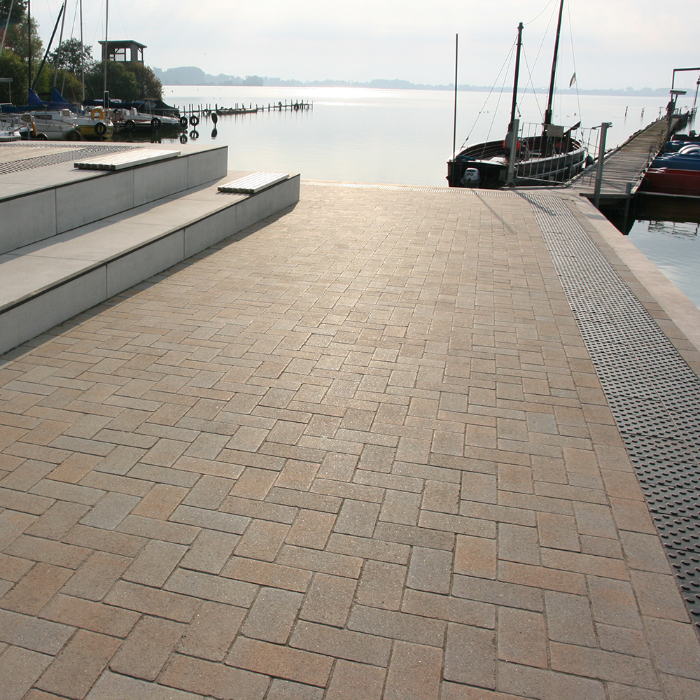 TITEL_REF_Damme_Olgahafen_Cheops_Softik_sandbeige(17)
