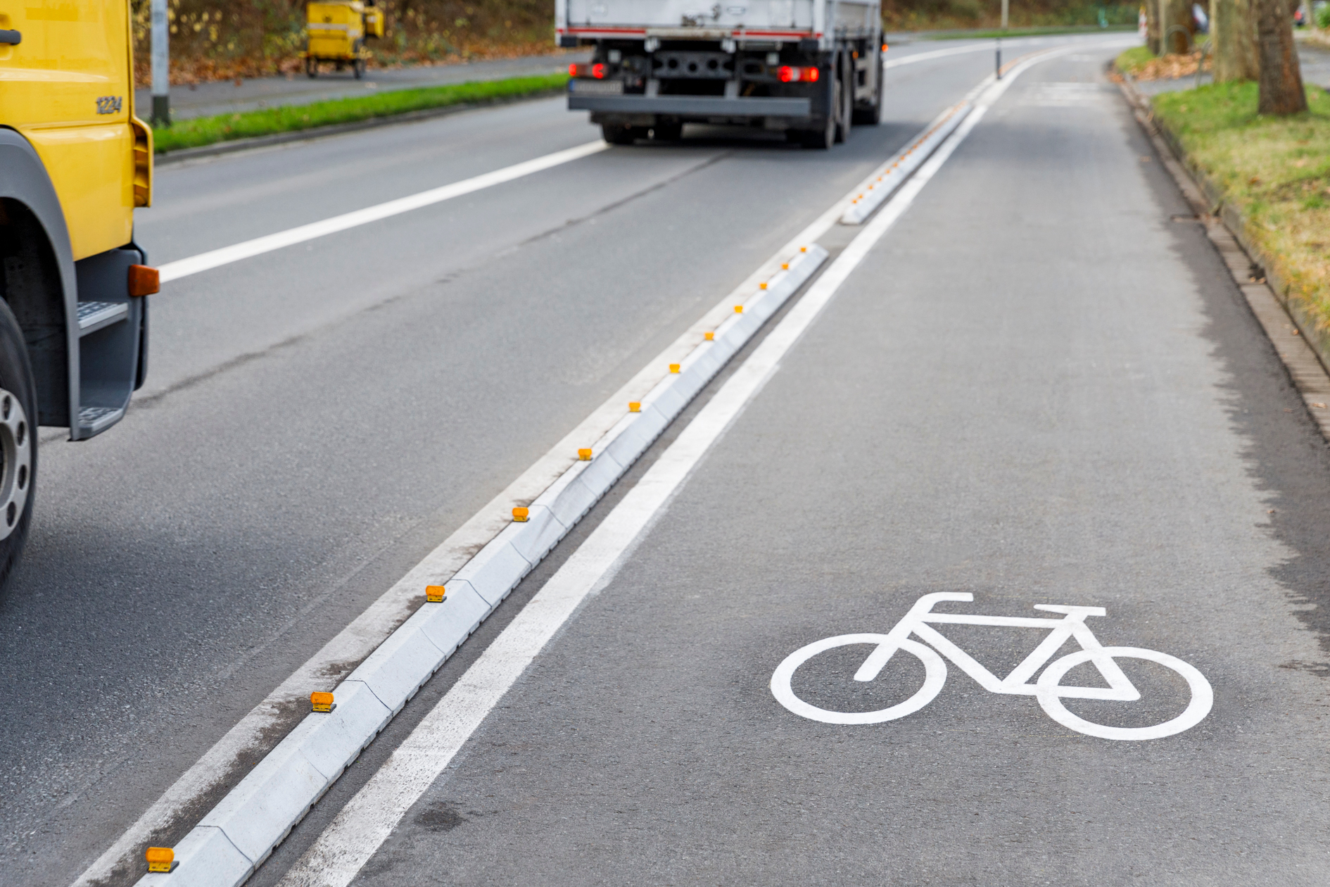Protected-Bike-Lane