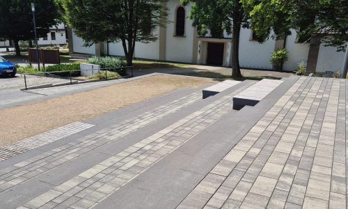 Titel_1000x1000_REF_Cheops_SV_Linear_Dorfplatz_Ostenland_Delbrück_Disenio Stufe bq