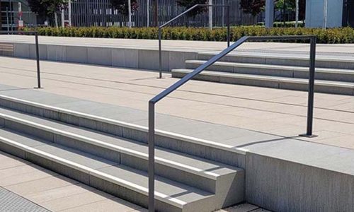 BARRIFLEX Stufe mit Markierung